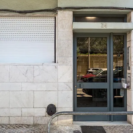 Joivy Striking Flat In Benfica Apartmán *
