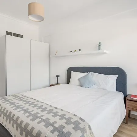 Guestready - Striking Flat In Benfica Lejlighed